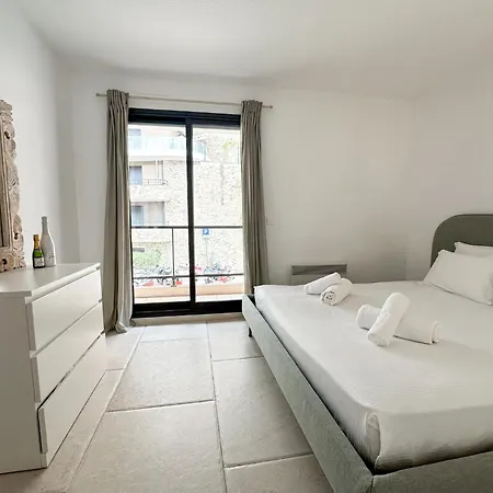 Luxurious 3 Rooms, Pool, Bnbrickeys *