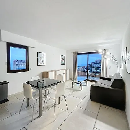 Luxurious 3 Rooms, Pool, Bnbrickeys