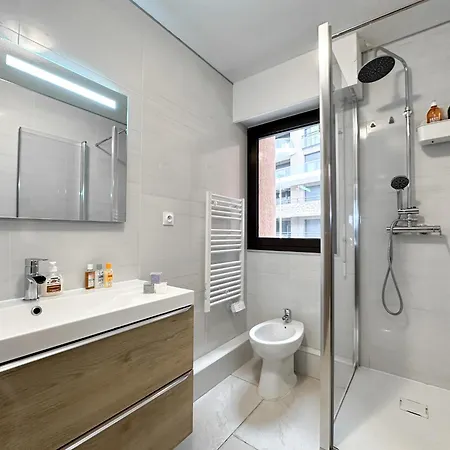 Daire Luxurious 3 Rooms, Pool, Bnbrickeys