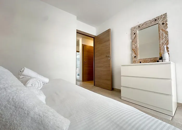 Luxurious 3 Rooms, Pool, Bnbrickeys Beausoleil