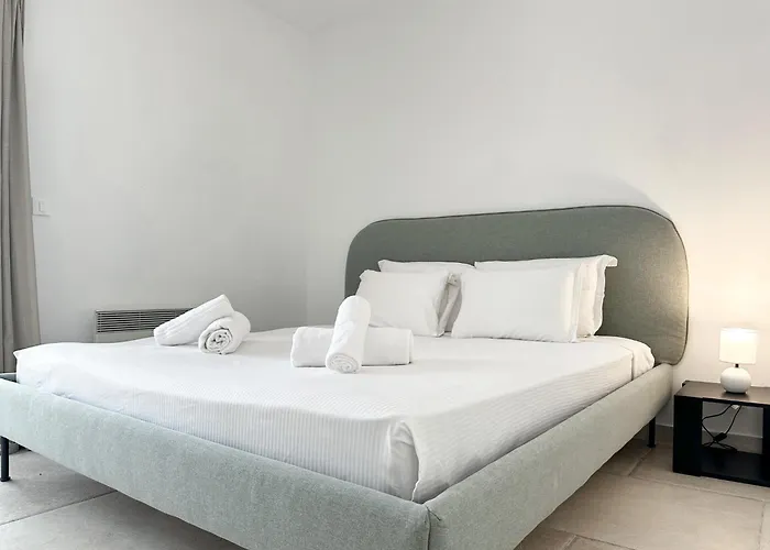 Luxurious 3 Rooms, Pool, Bnbrickeys * Beausoleil