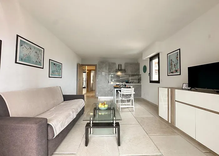 Apartament Luxurious 3 Rooms, Pool, Bnbrickeys *